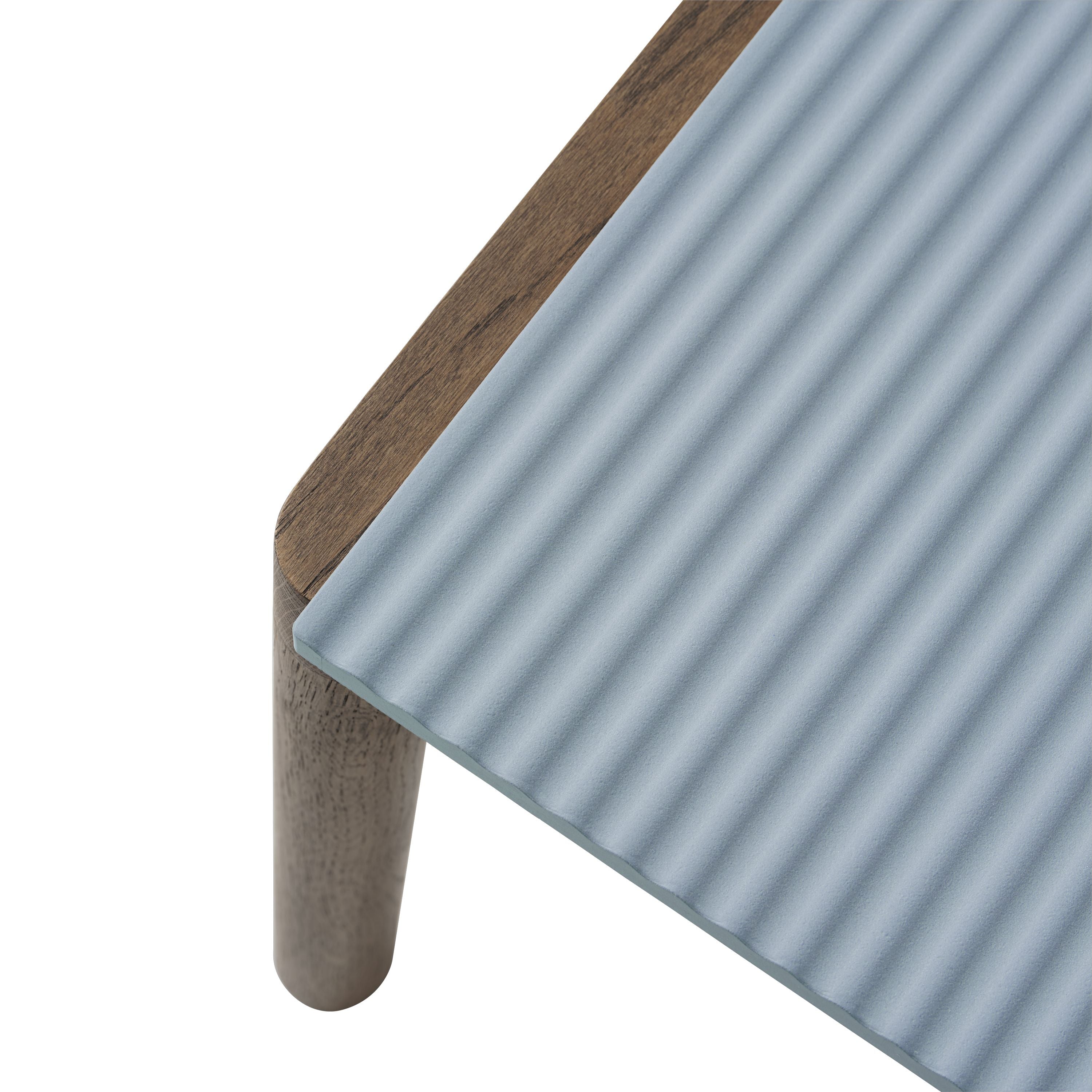 Muuto Koppel salontafel 1 golvende lichtblauw/donker geolied eik, 40 x 84 x 40 cm