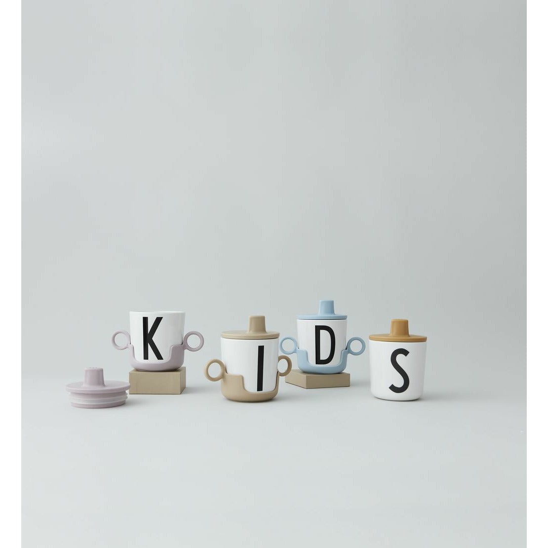 Design Letters Kansi lapsille melamiinikuppi, sinappi