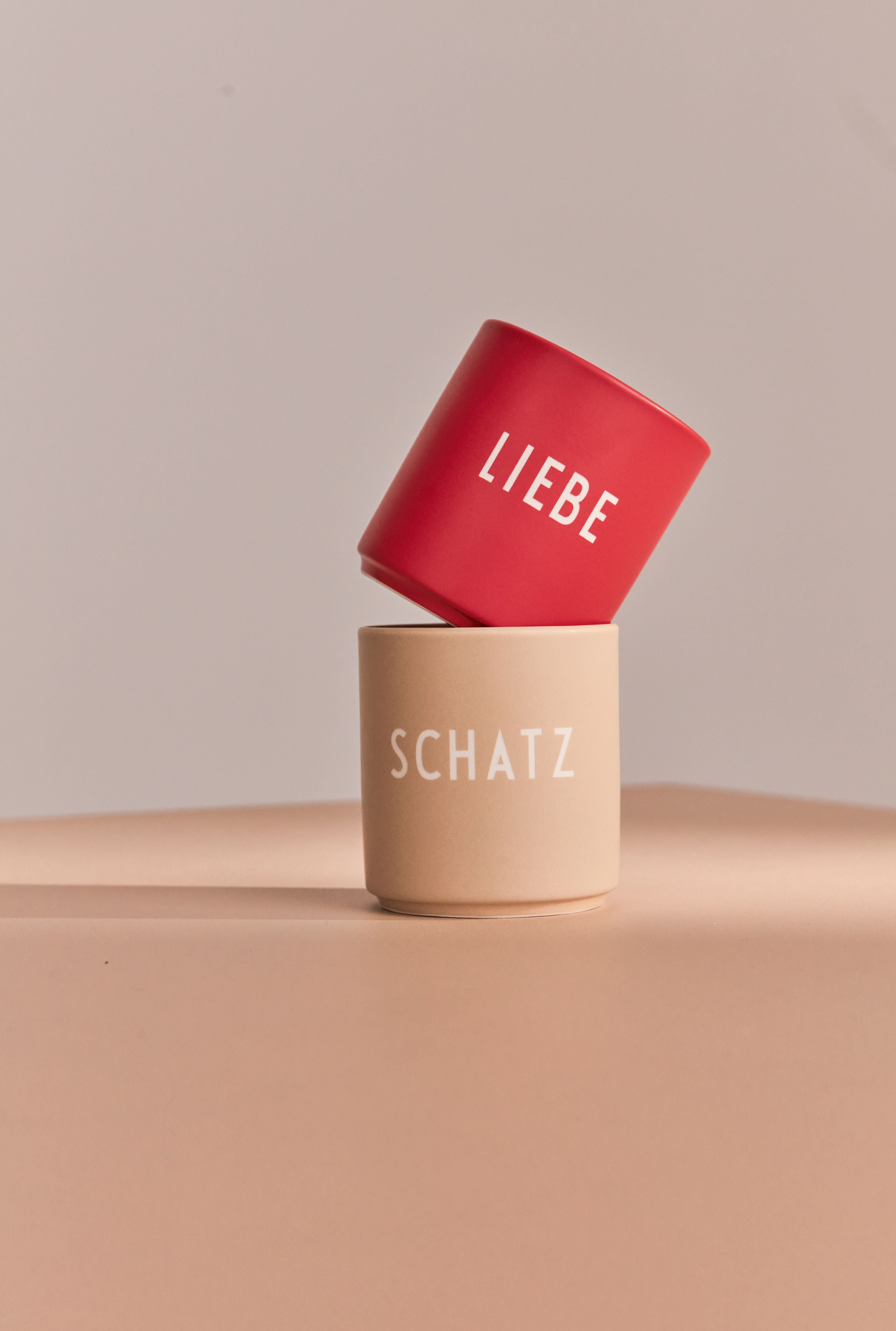 Il tesoro delle tazze preferito della lettera di design, Beige