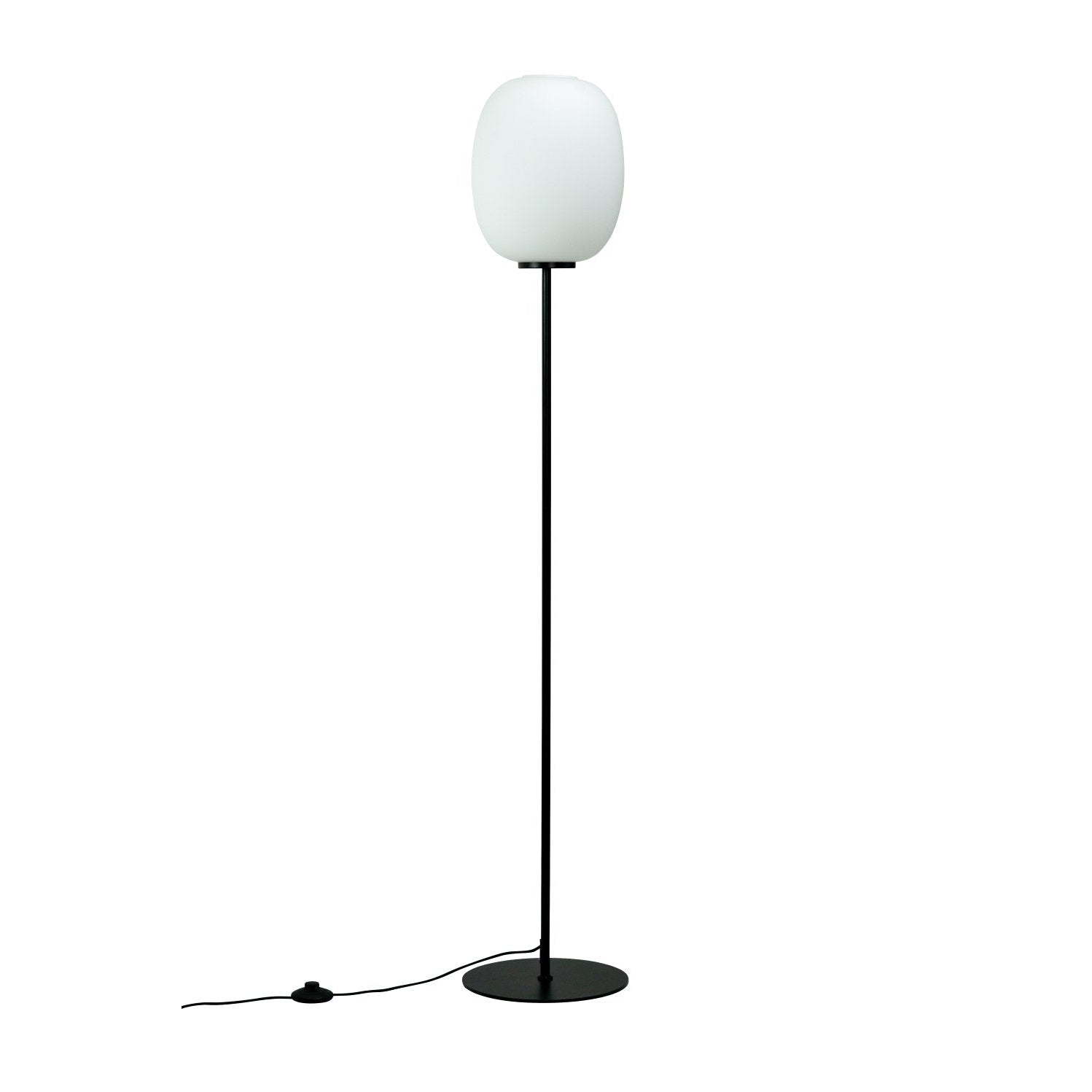 Dyberg Larsen DL39 vloerlamp, opaal/zwart
