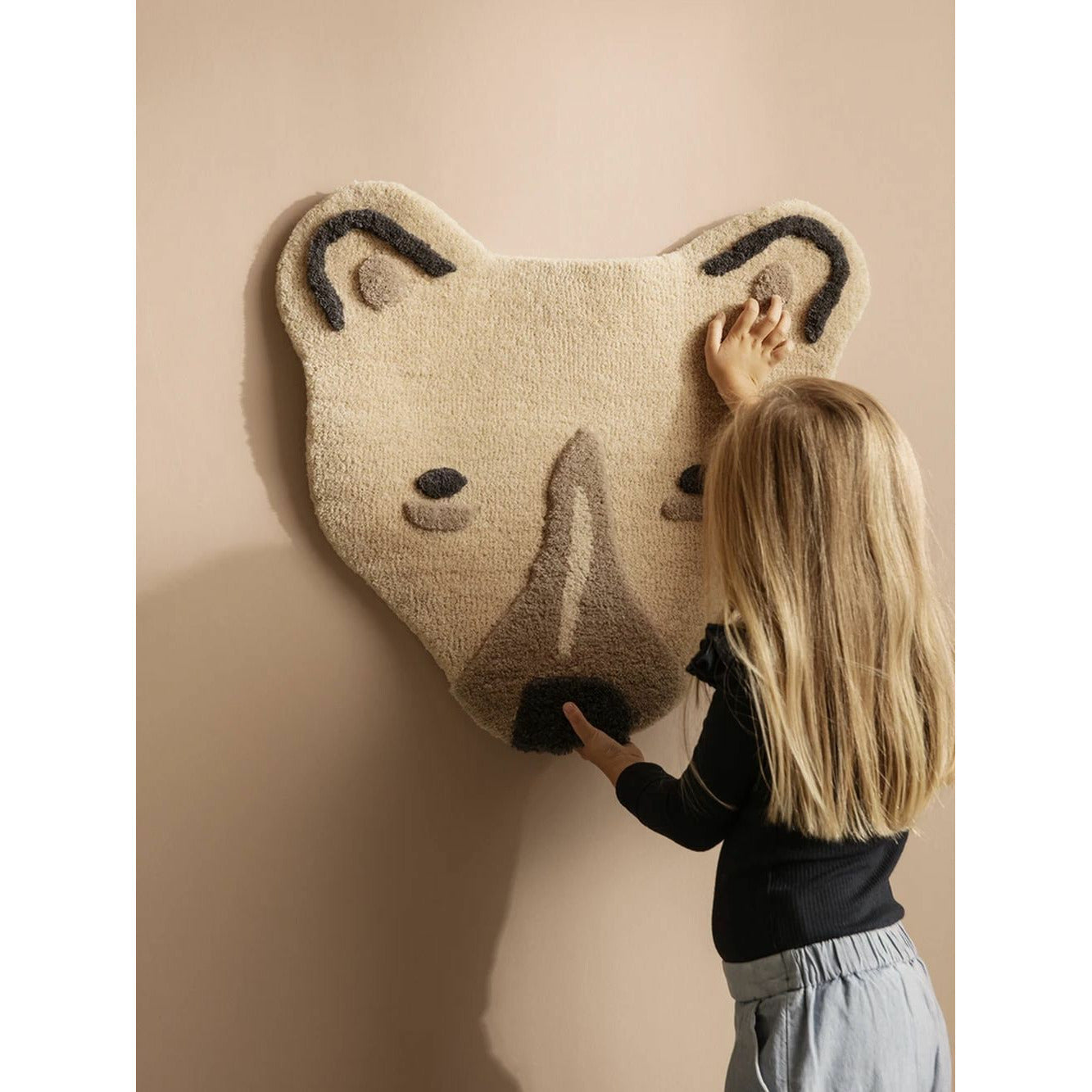 Ferm Living Tête d'ours polaire touftée, à l'abri du blanc