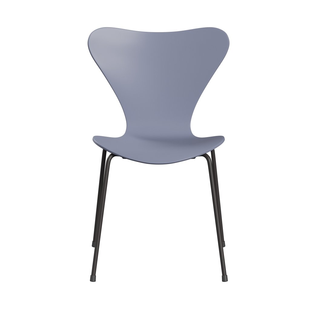 Fritz Hansen 3107 stoel niet -gestoffeerd, warme grafiet/gelakt lavendelblauw