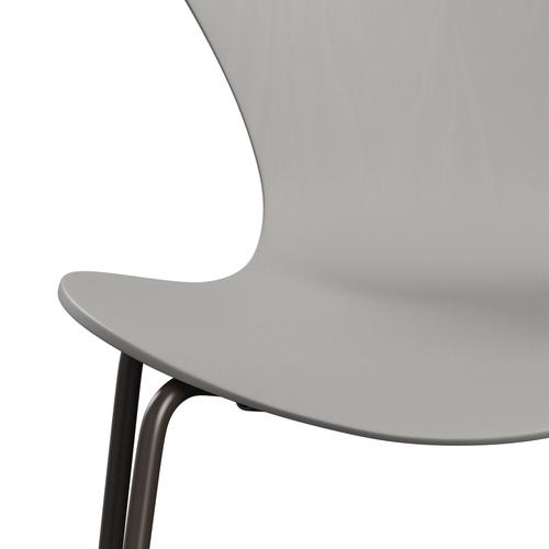 Fritz Hansen 3107 Stuhl ungepolstert, Brown Bronze/Dyed Ash Nine Grey