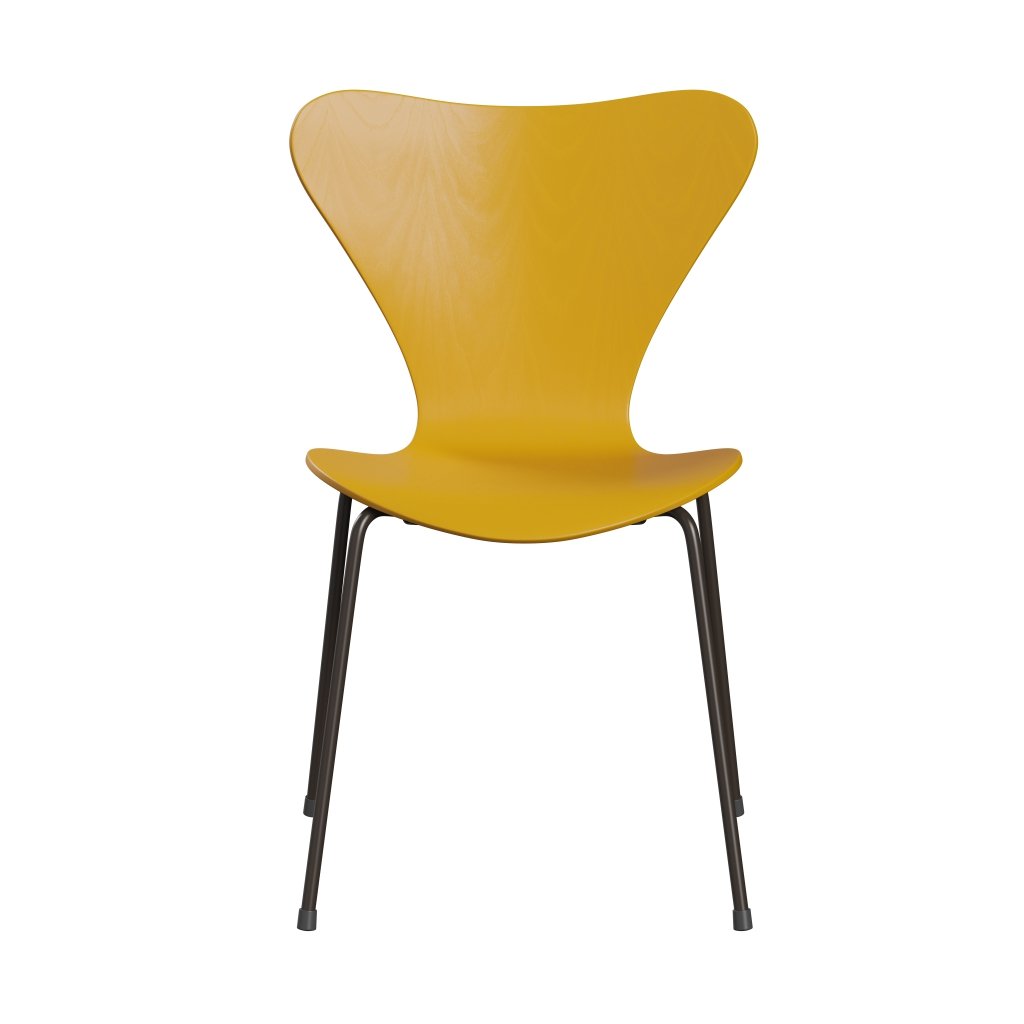 Fritz Hansen 3107 Stuhl ungepolstert, Braunbronze/gefärbte Esche True Yellow