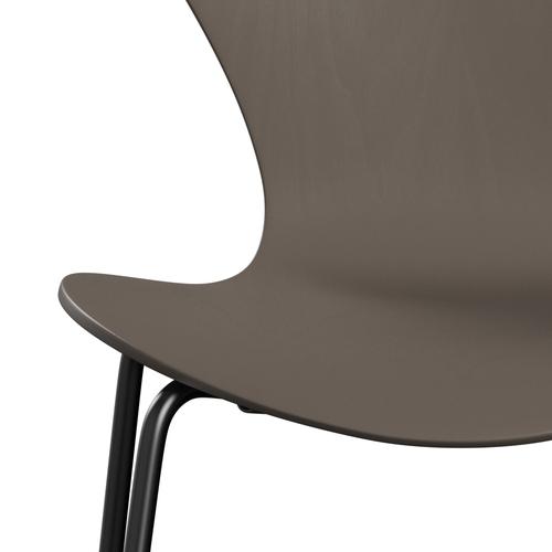 Fritz Hansen 3107 Stuhl ungepolstert, Schwarz/Farbige Esche Deep Clay