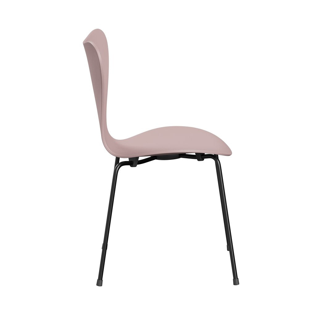 Fritz Hansen 3107 Stuhl ungepolstert, Schwarz/Farbige Esche Pale Rose