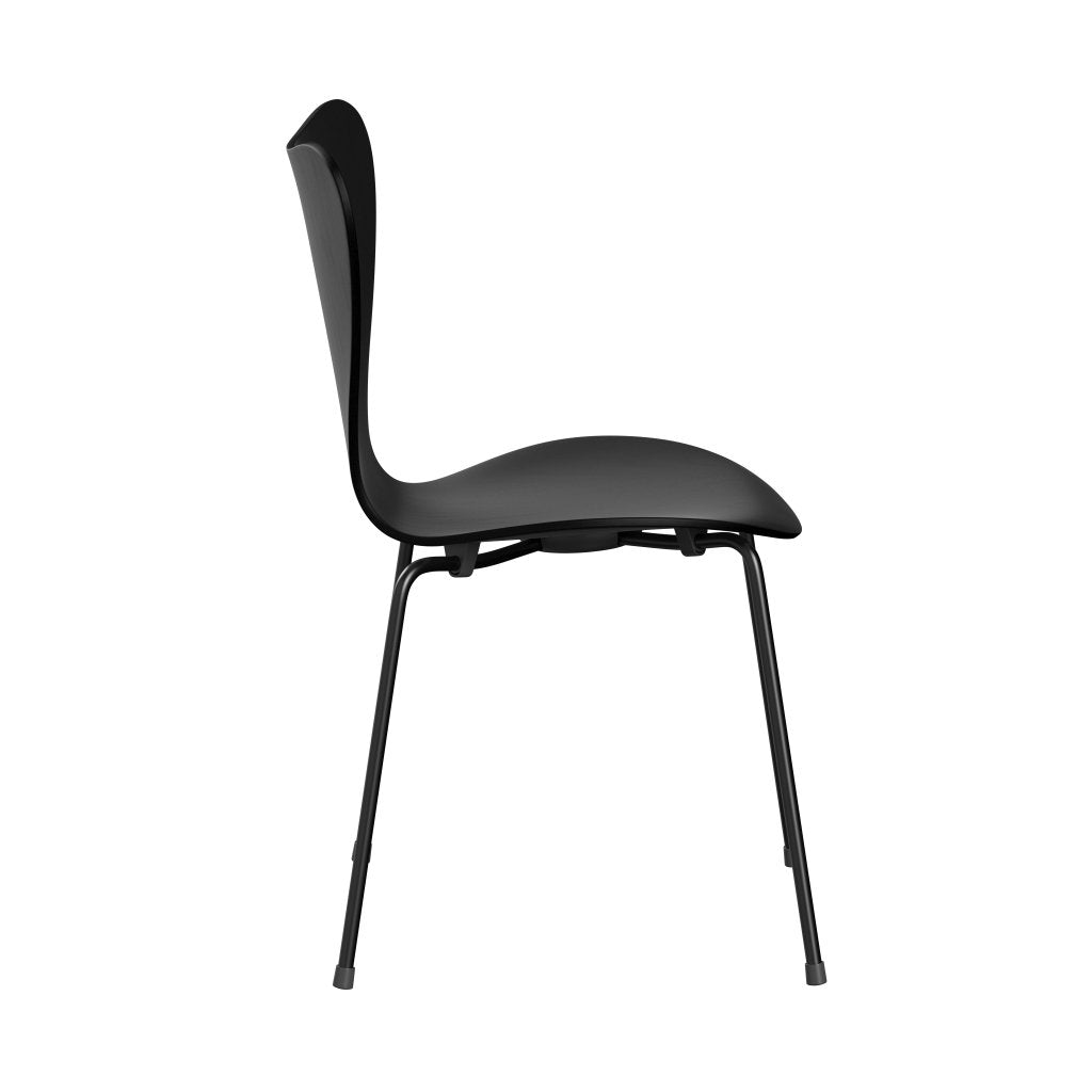 Fritz Hansen 3107 stol uformidlet, svart/farget aske svart