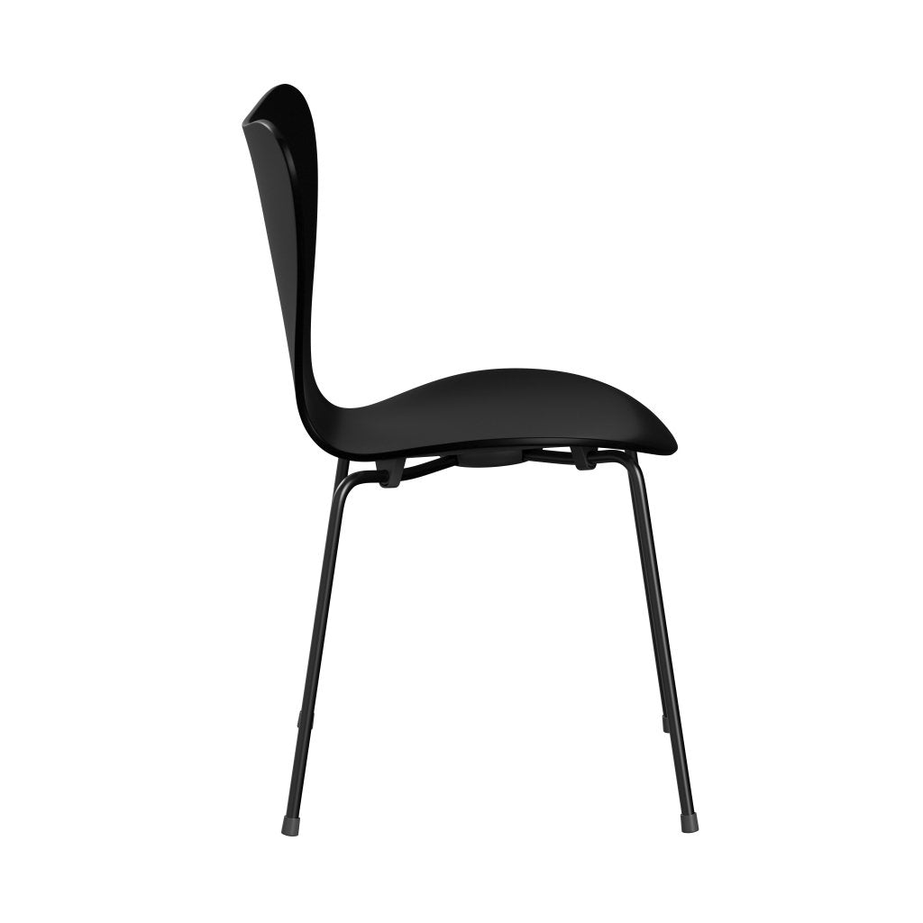 Fritz Hansen 3107 Stuhl ungepolstert, Schwarz/Schwarz lackiert