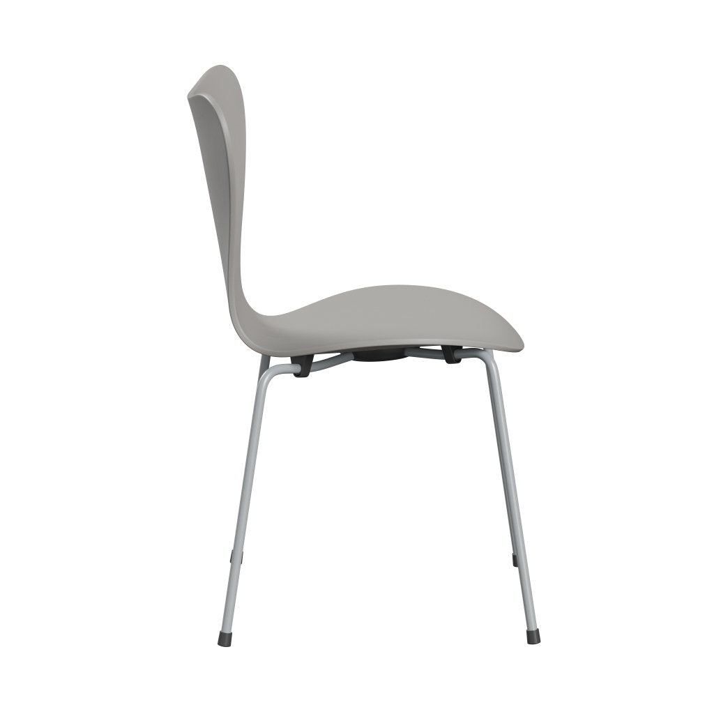 Fritz Hansen 3107 Silla sin supervoltura, gris plateado/ceniza teñida Nine Gray