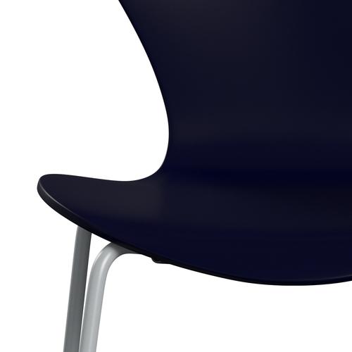 Fritz Hansen 3107 Stuhl ungepolstert, Silbergrau/Mitternachtsblau lackiert