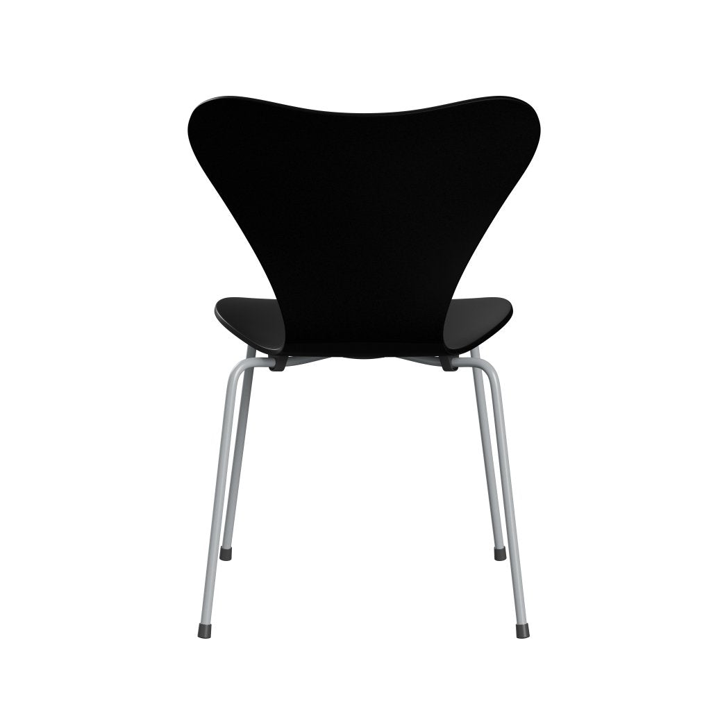 Fritz Hansen 3107 Stuhl ungepolstert, Silbergrau/Schwarz lackiert