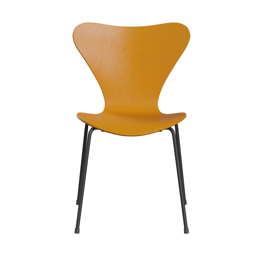 Fritz Hansen 3107 Stol Uformidlet, varm grafitt/farget askebrent gul