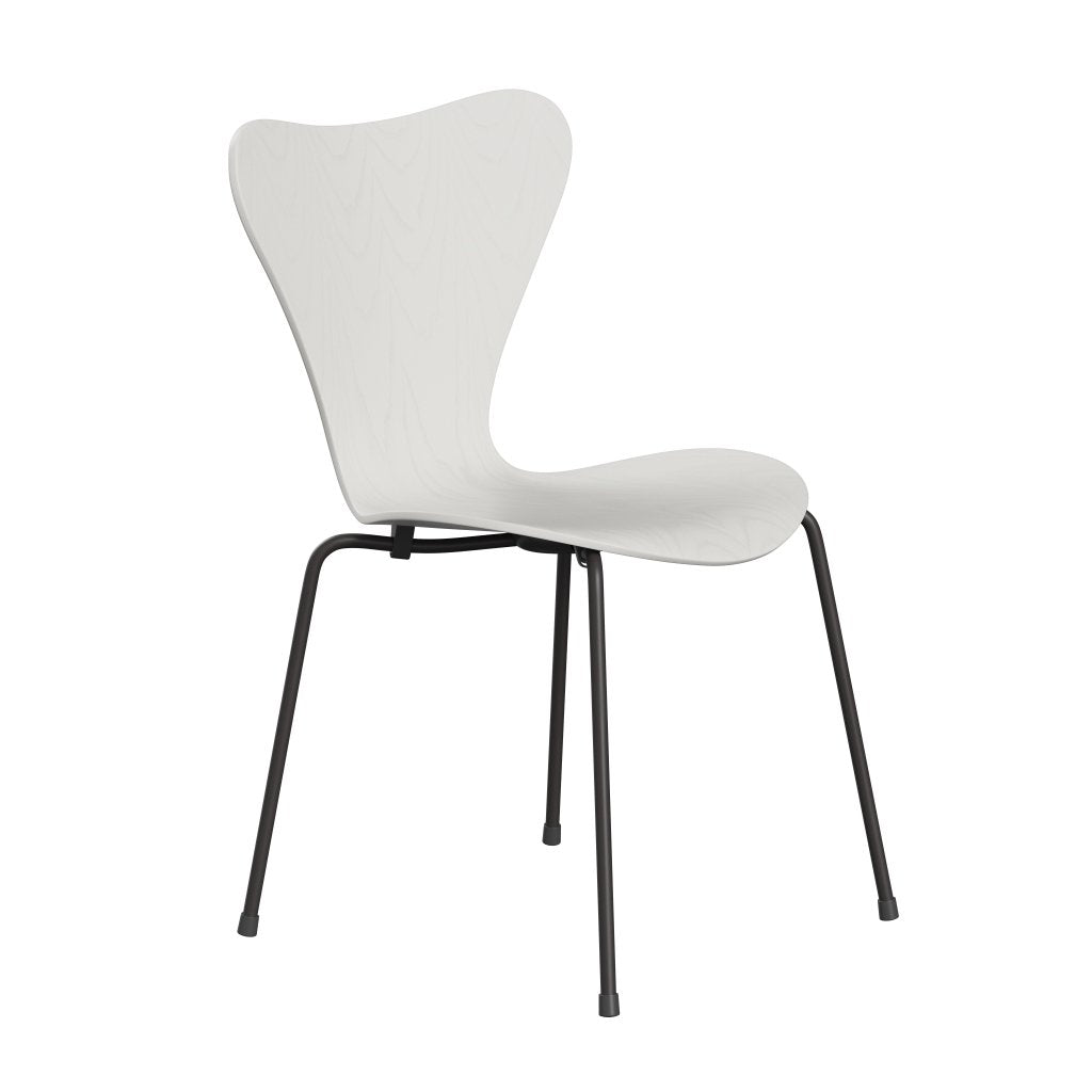 Fritz Hansen 3107 Stuhl ungepolstert, Warmes Graphit/Eschenweiß gefärbt