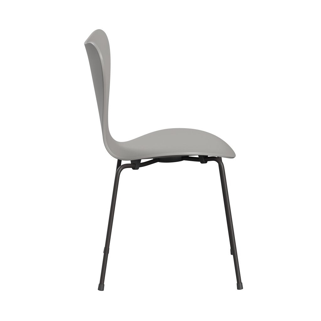 Fritz Hansen 3107 chaise inupsillée, graphite chaud / laquée neuf gris