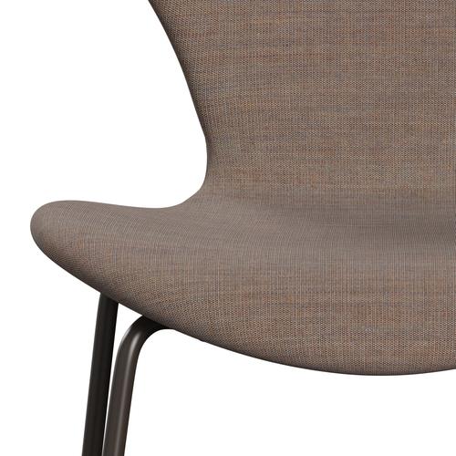 Fritz Hansen 3107 Stuhl Vollpolsterung, Braun Bronze/Leinwand Grau Sand