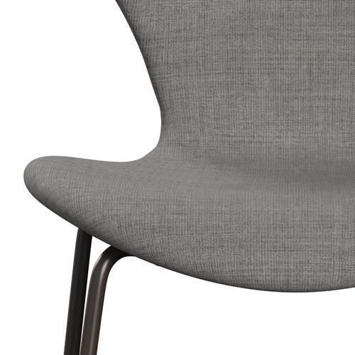 Fritz Hansen 3107 Stuhl Vollpolsterung, Braun Bronze/Leinwand Hellgrau