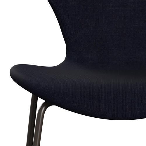 Fritz Hansen 3107 Stuhl Vollpolsterung, Braun Bronze/Leinwand Mitternachtsblau