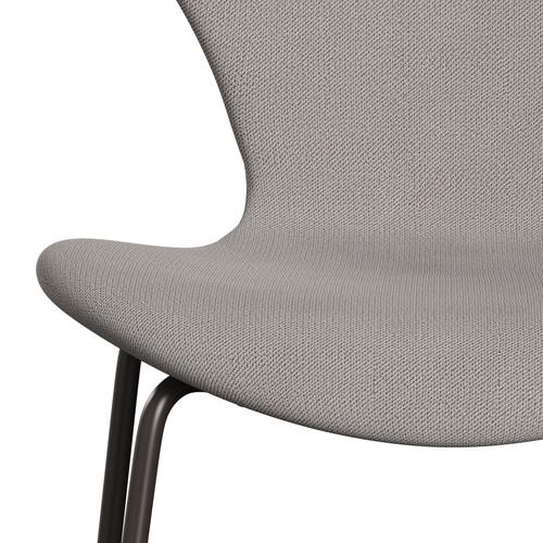 Fritz Hansen 3107 Stuhl Vollpolsterung, Braun Bronze/Capture Warm Grey Light