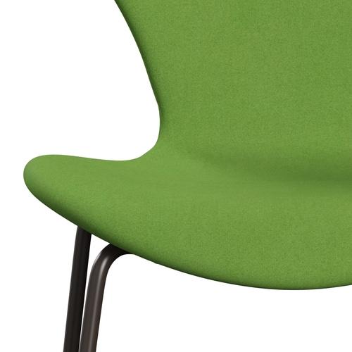 Fritz Hansen 3107 TUOLI Täysi verhoilu, ruskea pronssi/divina lime -valo