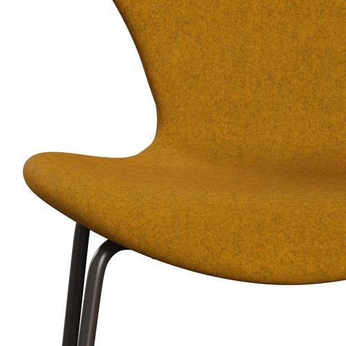 Fritz Hansen 3107 stoel Volledige bekleding, bruin brons/divina melange oker geel