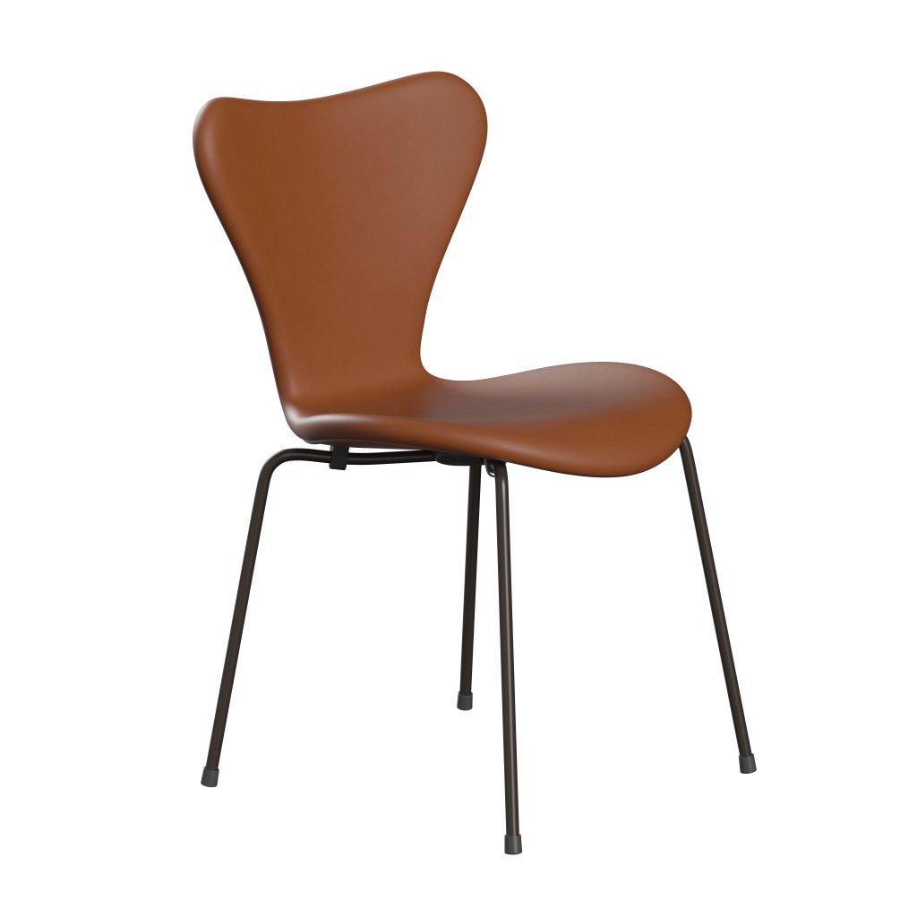 Fritz Hansen 3107 stol fuld polstring, brun bronze/essentiel valnød