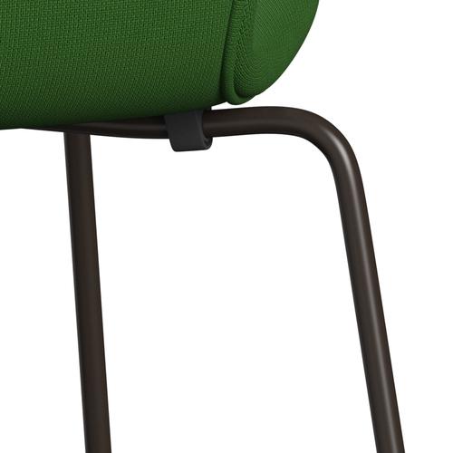 Fritz Hansen 3107 Silla tapicería completa, hierba marrón de bronce/fama verde