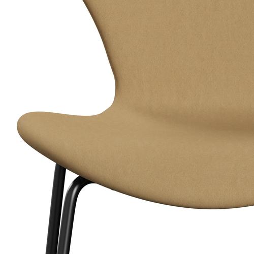 Fritz Hansen 3107 stol full møbeltrekk, svart/komfort beige (C00280)