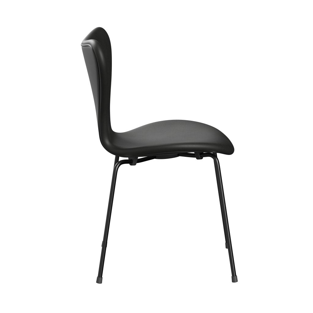 Fritz Hansen 3107 Stuhl Vollpolsterung, Schwarz/Essential Black