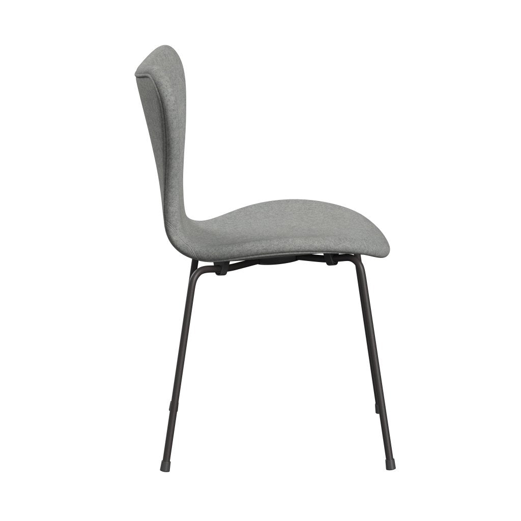 Fritz Hansen 3107 Silla tapicería completa, grafito cálido/Divina melange gris claro