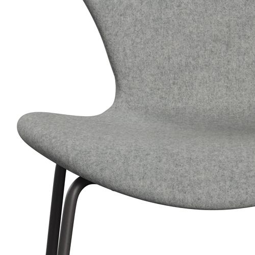 Fritz Hansen 3107 Silla tapicería completa, grafito cálido/Divina melange gris claro