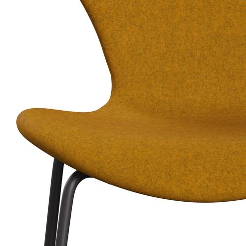 Fritz Hansen 3107 chaise complète complète, graphite chaud / divina melange ocher jaune