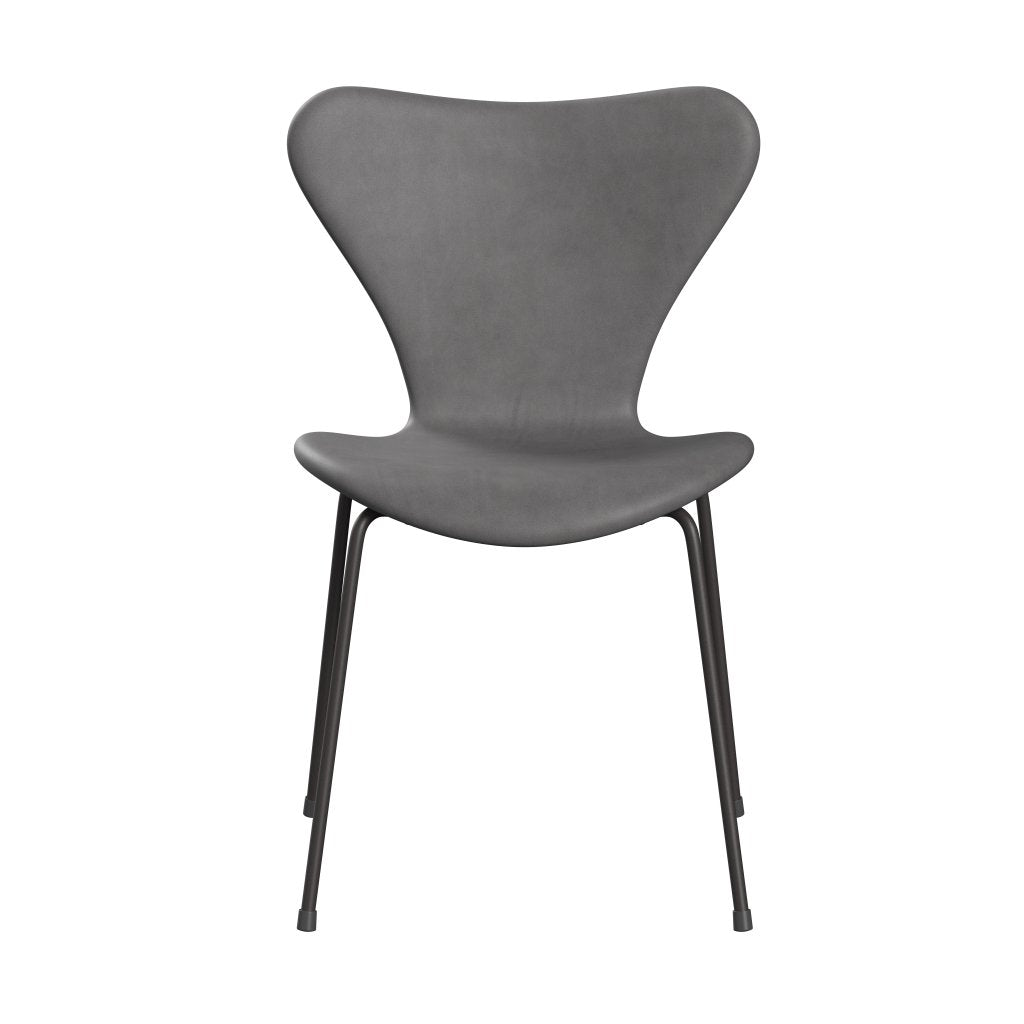 Fritz Hansen 3107 chaise complète complète, graphite chaud / embrassement en béton