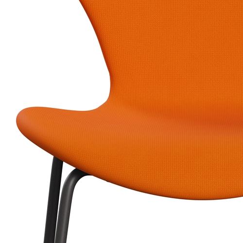 Fritz Hansen 3107 Silla tapicería completa, grafito cálido/fama naranja (F63077)