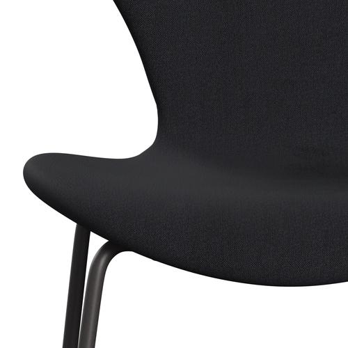 Fritz Hansen 3107 chaise complète complète, graphite chaud / remix noir (REM286)