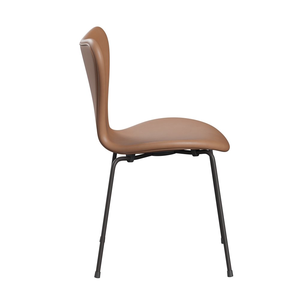 Fritz Hansen 3107 sedia piena rivestimento, grafite calda/cuoio rustico