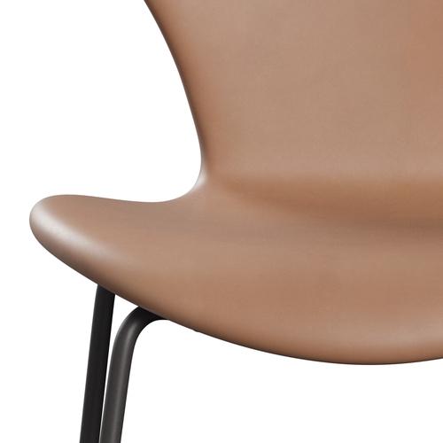 Fritz Hansen 3107 Stuhl Vollpolsterung, Warmes Graphit/Rustikales Leder