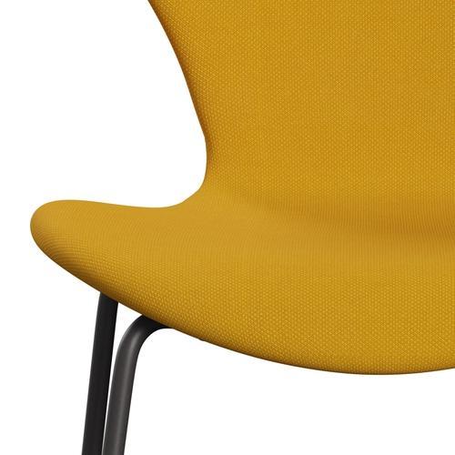 Fritz Hansen 3107 Stuhl Vollpolsterung, Warm Graphit/Stahlschnitt Trio Gelb