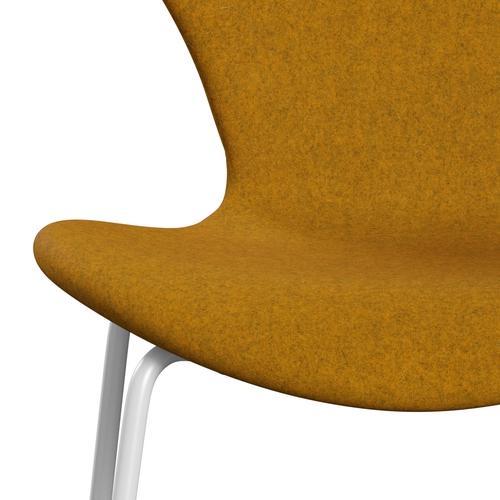 Fritz Hansen 3107 Stuhl Vollpolsterung, Weiß/Divina Melange Ockergelb