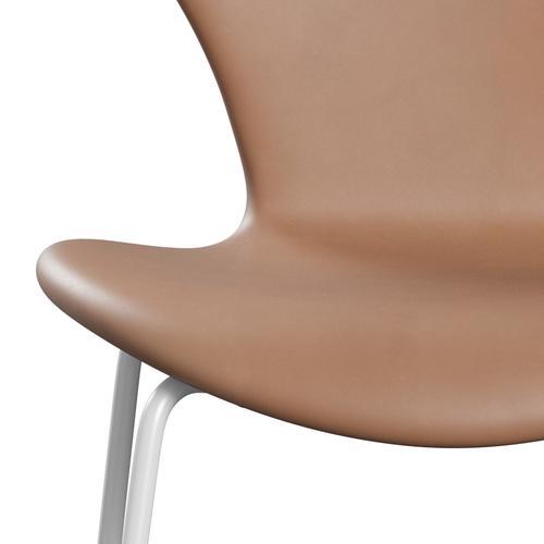 Fritz Hansen 3107 Silla tapicería completa, cuero blanco/rústico