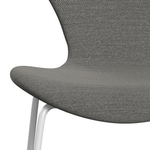 Fritz Hansen 3107 Stuhl Vollpolsterung, Weiß/Stahlschnitt Trio Weiß/Schwarz