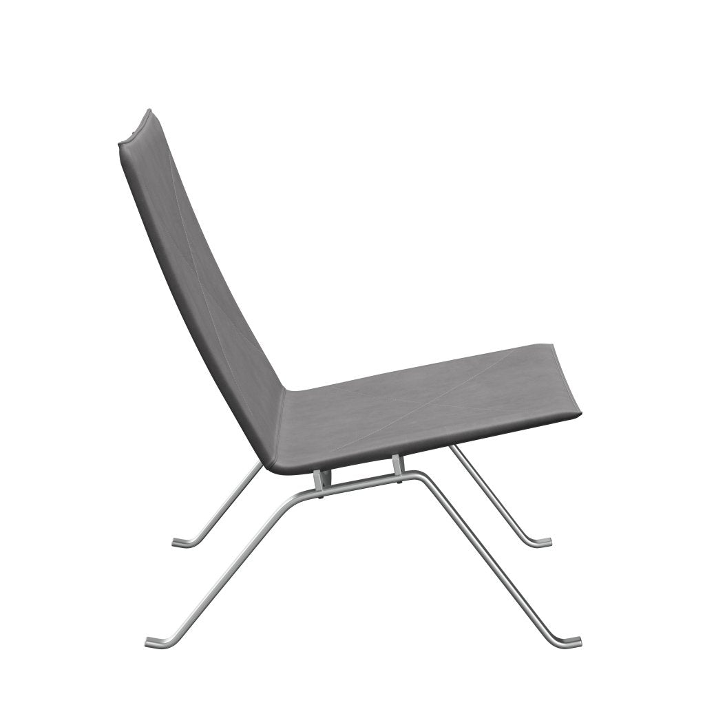 Fritz Hansen Plaictoire PK22, embrasse le béton