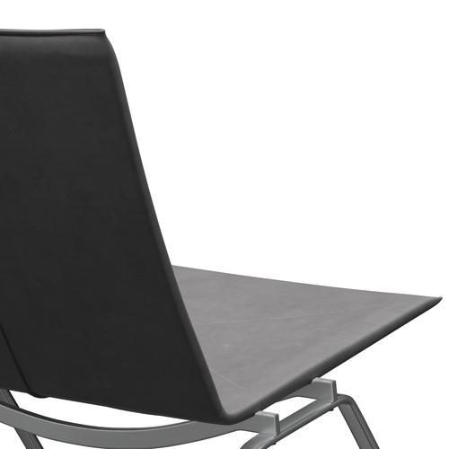 Fritz Hansen Plaictoire PK22, embrasse le béton