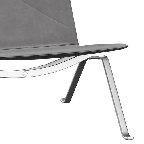 Fritz Hansen Plaictoire PK22, embrasse le béton