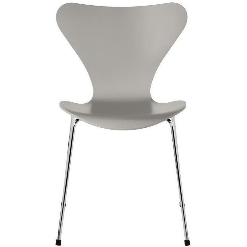 Fritz Hansen Series 7 Chair Lacquered Nine Grey Shell, Chrome Plated Steel Base