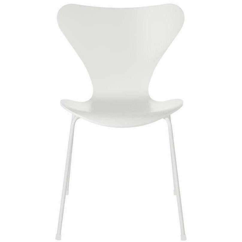Fritz Hansen Series 7 Chair Lacquered White Shell, White Base