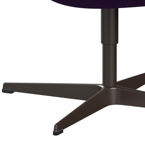 Sedia da salone Fritz Hansen Swan, bronzo marrone/fame viola