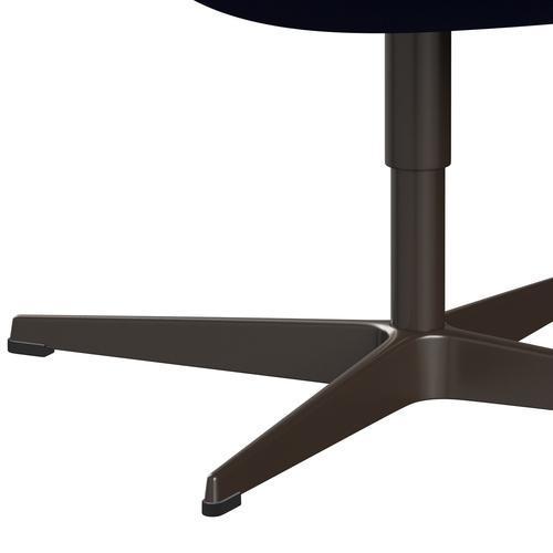 Sedia da salone Fritz Hansen Swan, bronzo marrone/blu scuro di Hallingdal