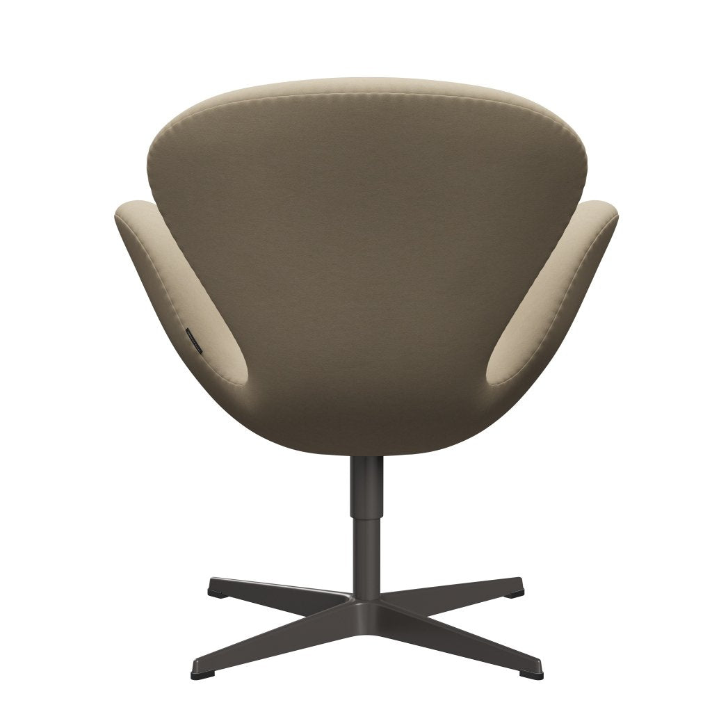 Sedia fritz Hansen Swan Lounge, Luce di sabbia di grafite/comfort calda (61002)