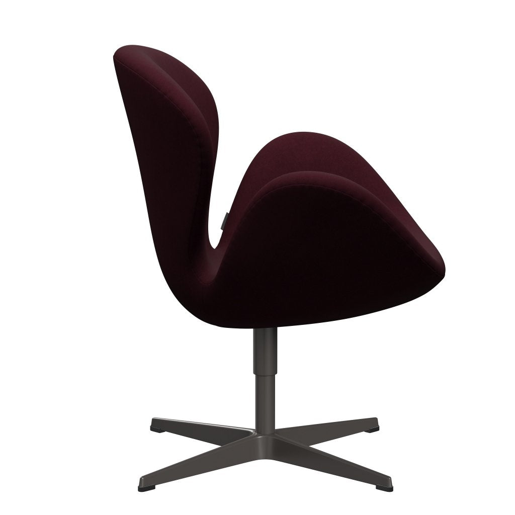 Fritz Hansen Chaise longue du cygne, graphite chaud / confort violet / rouge foncé