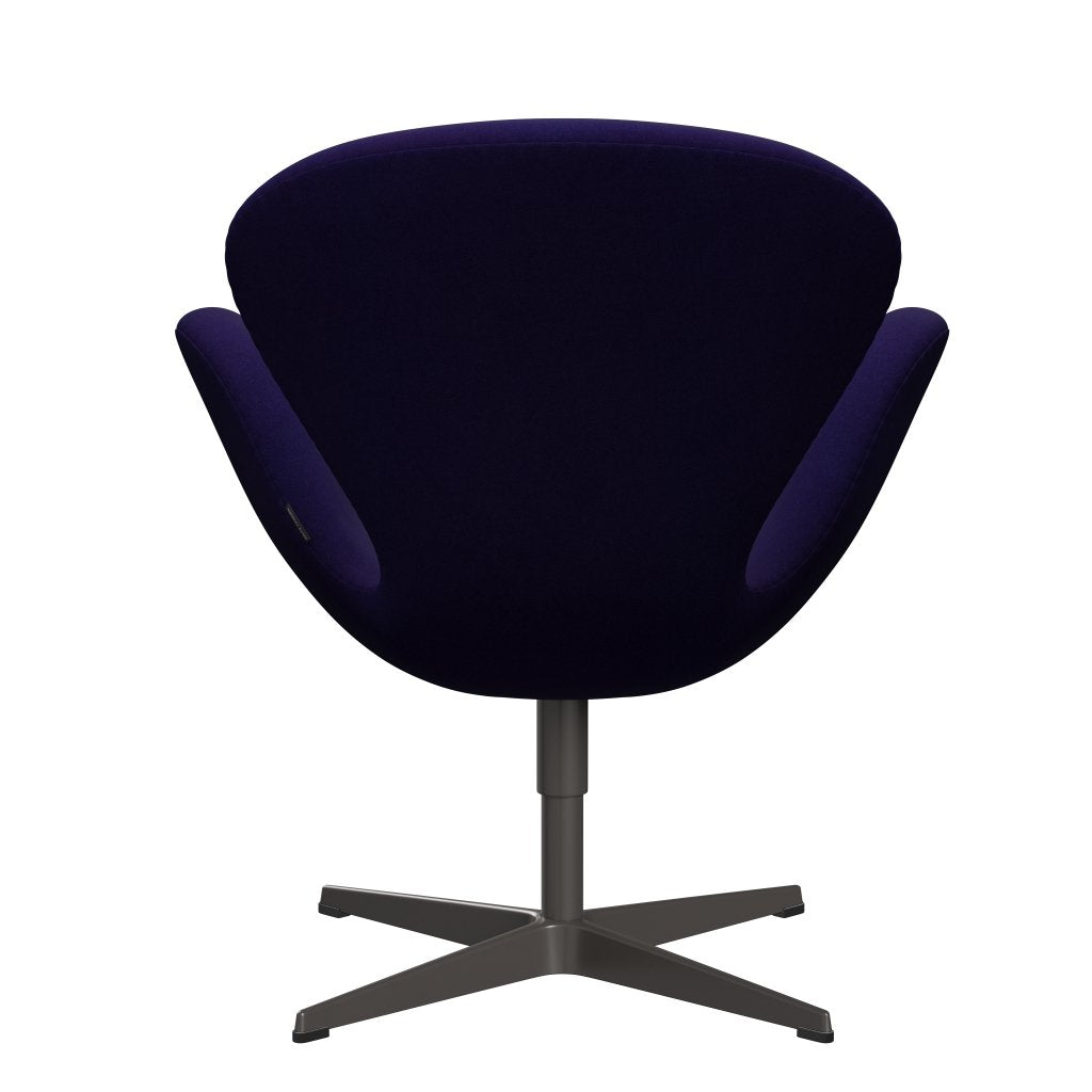 Fritz Hansen Chaise longue du cygne, graphite chaud / divina violet sombre (692)